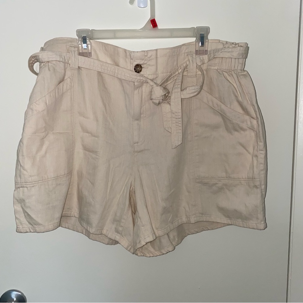 Old Navy High Waist Cargo Shorts - XL